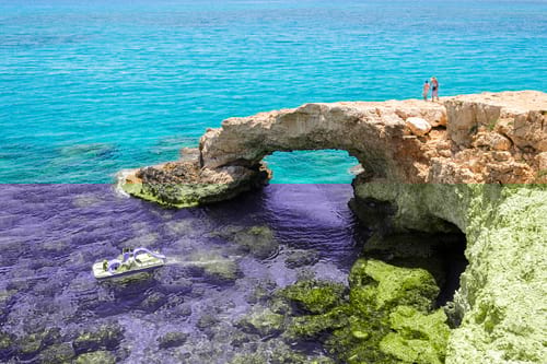 Discover the coast and sea in Cyprus using car hire from easyCar