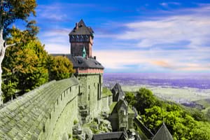 Spectacular Château du Haut-Koenigsbourg seen with car hire from easyCar