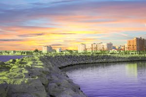 Explore Larnaca with car hire from easyCar