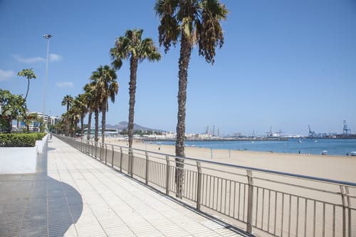 Golden beach in Las Palmas, best visited using car hire from easyCar