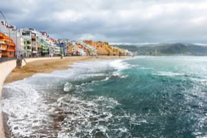 Las Palmas coastline in the spring, car hire from easyCar