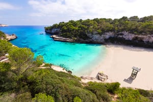 Golden cove in Mallorca, car hire by easyCar