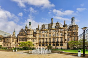 Discover Sheffield with car hire from easyCar