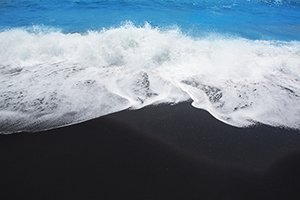 Find a volcanic beach in Tenerife with car hire from easyCar
