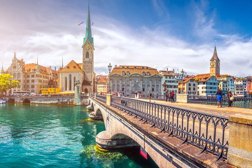 Beautiful central Zurich, car rental by easyCar